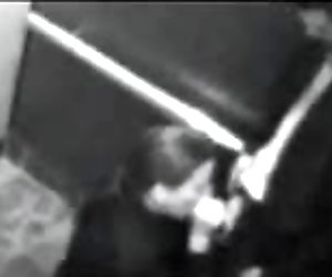 Überwachungskamera - Blowjob in einem Aufzug
