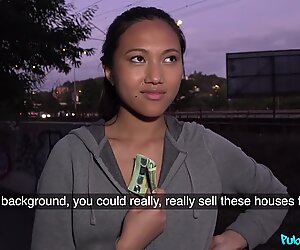 Оутдоорс секс на брзака витх мале сисе азијски аматер девојка Маи Тхаи