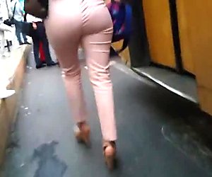 SEXY YOUNG LOOKING FOR BUS