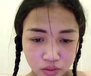 Tailandes jovencita masturbarse en publico baño